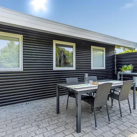 Allaine - 500m From The Sea By Interhome