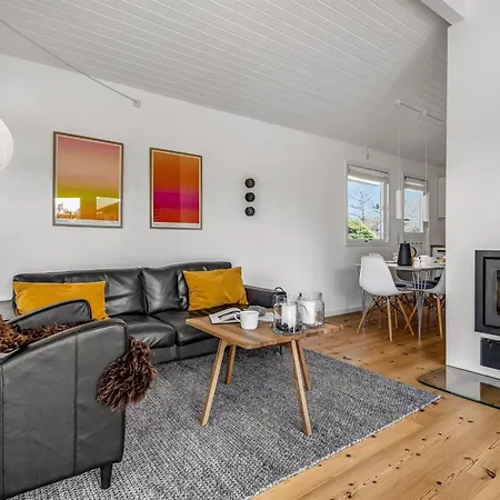 Allaine - 500m From The Sea By Interhome Bøtø By