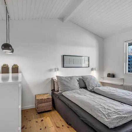 Allaine - 500m From The Sea By Interhome Bøtø By