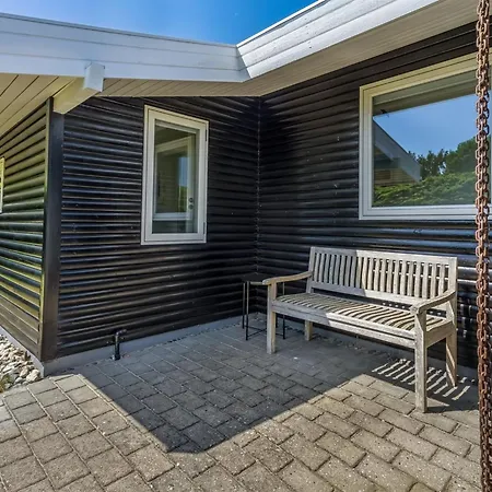 Allaine - 500m From The Sea By Interhome Bøtø By