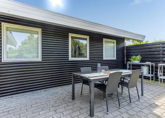 Allaine - 500m From The Sea By Interhome